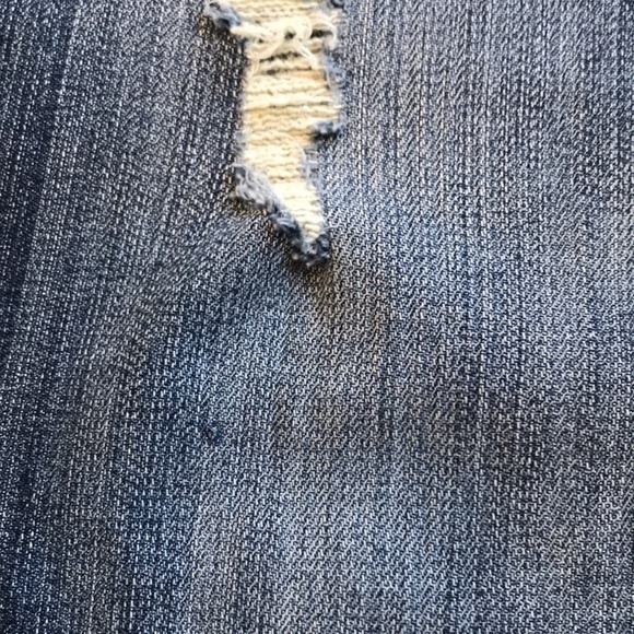 Guess jeans. Daredevil skinny fit. Grommets, distress, embroidery. Size 28 - Picture 14 of 16